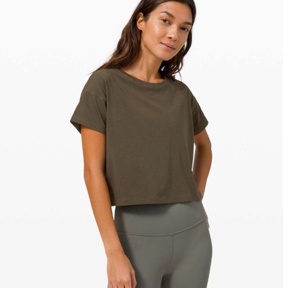LULULEMON CATES TEE - Picture 1 of 4